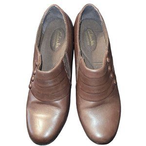 Clarks Bendables Taupe heels Women's 7.5M